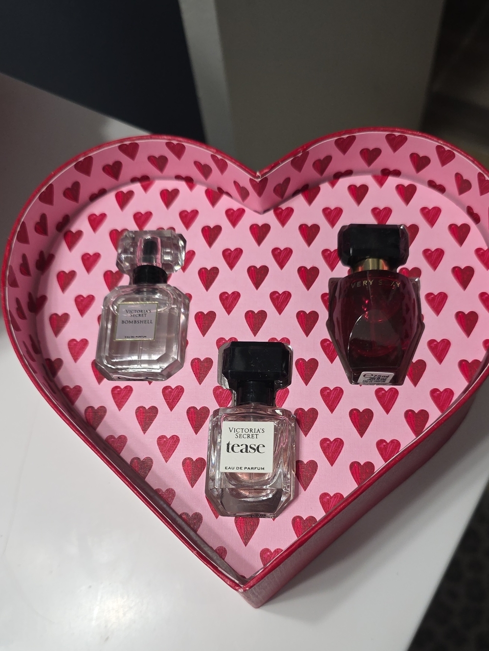 Victoria's Secret Mini Fragrance Trio — Pink & Red Heart Box